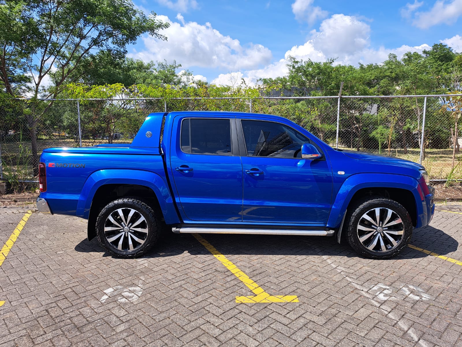 WOLKSWAGEN AMAROK