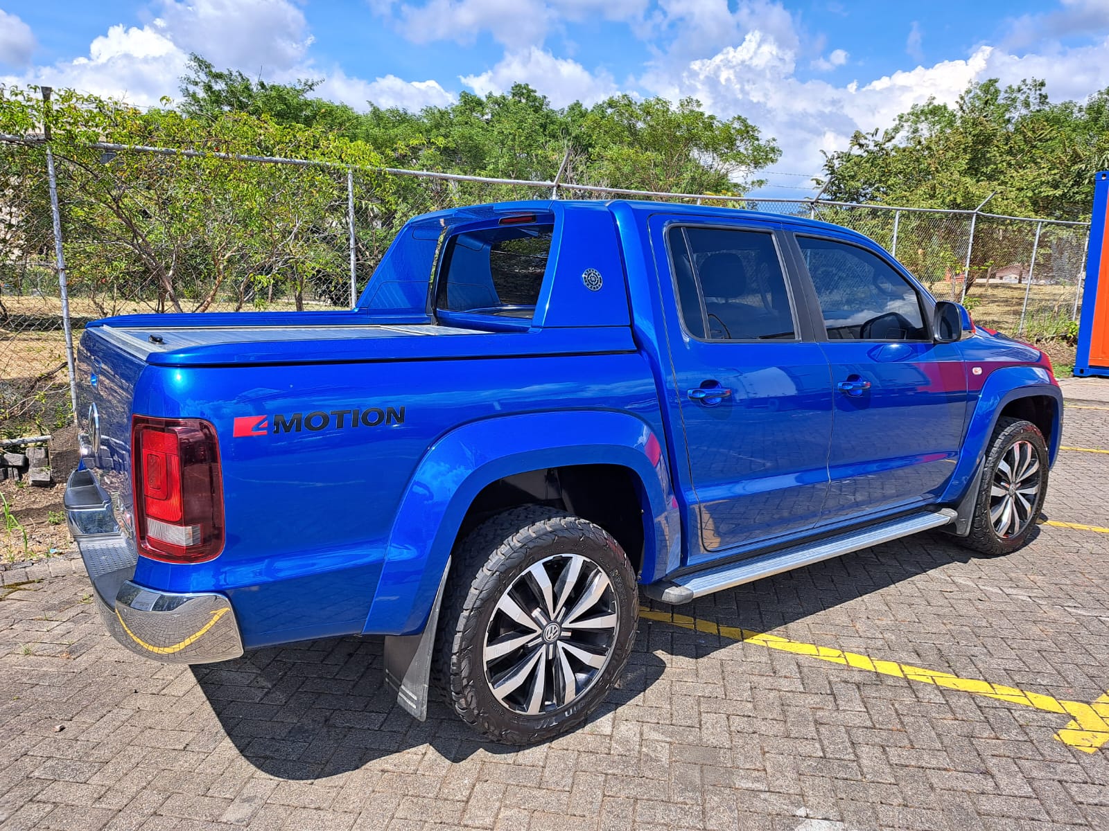WOLKSWAGEN AMAROK