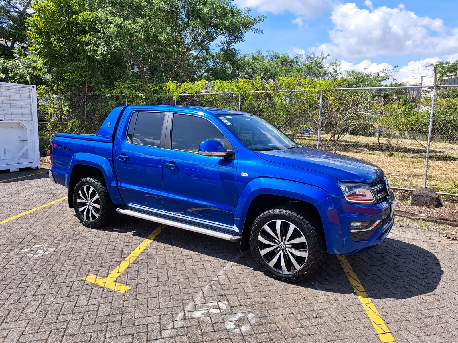 WOLKSWAGEN AMAROK