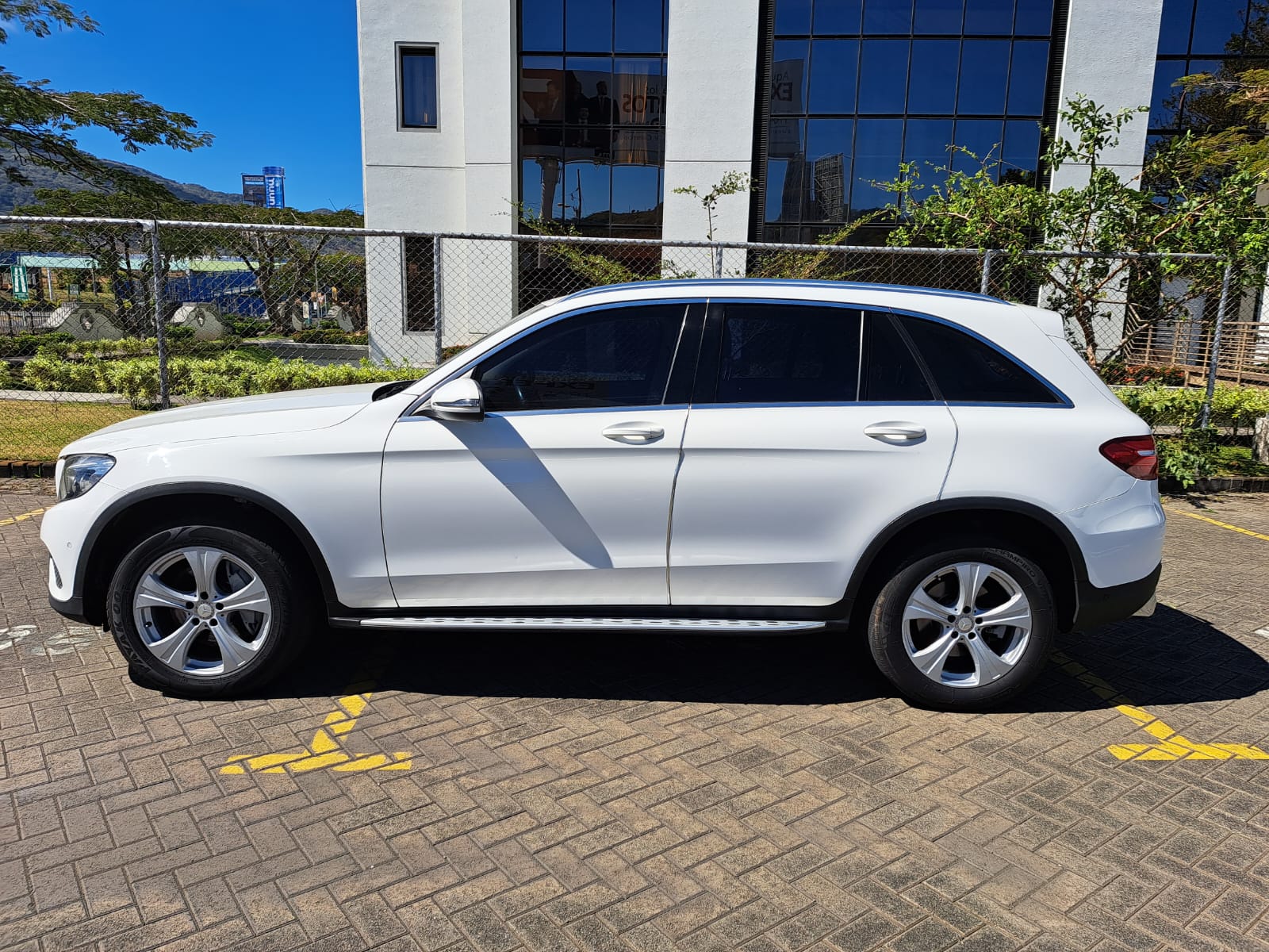 MERCEDES BENZ GLC250