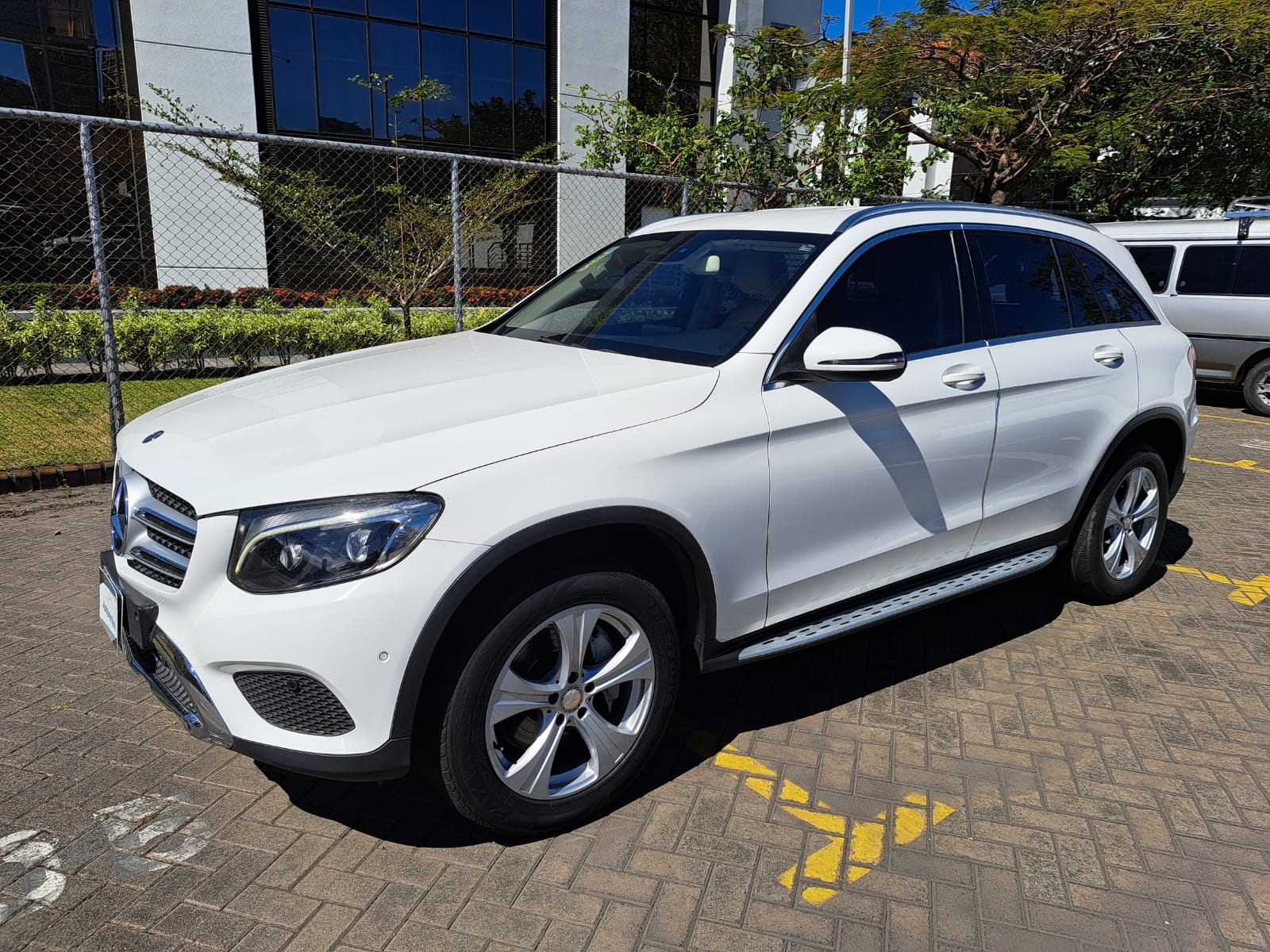 MERCEDES BENZ GLC250