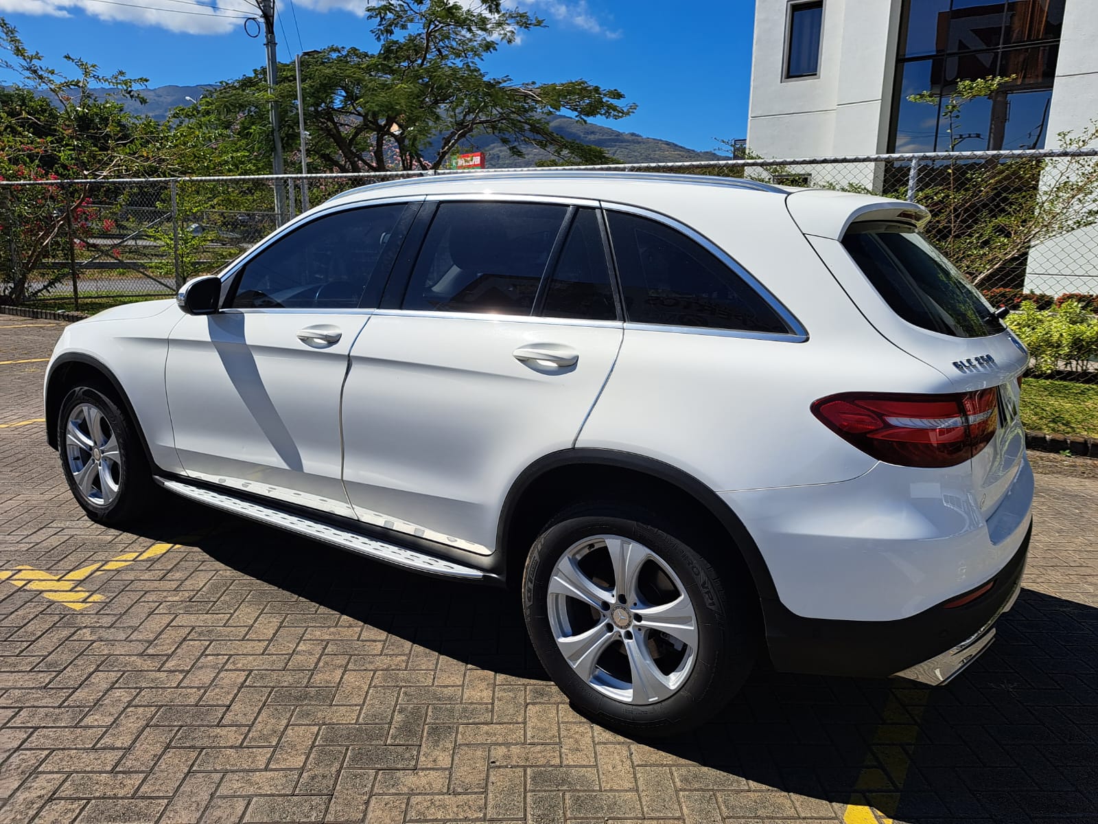 MERCEDES BENZ GLC250