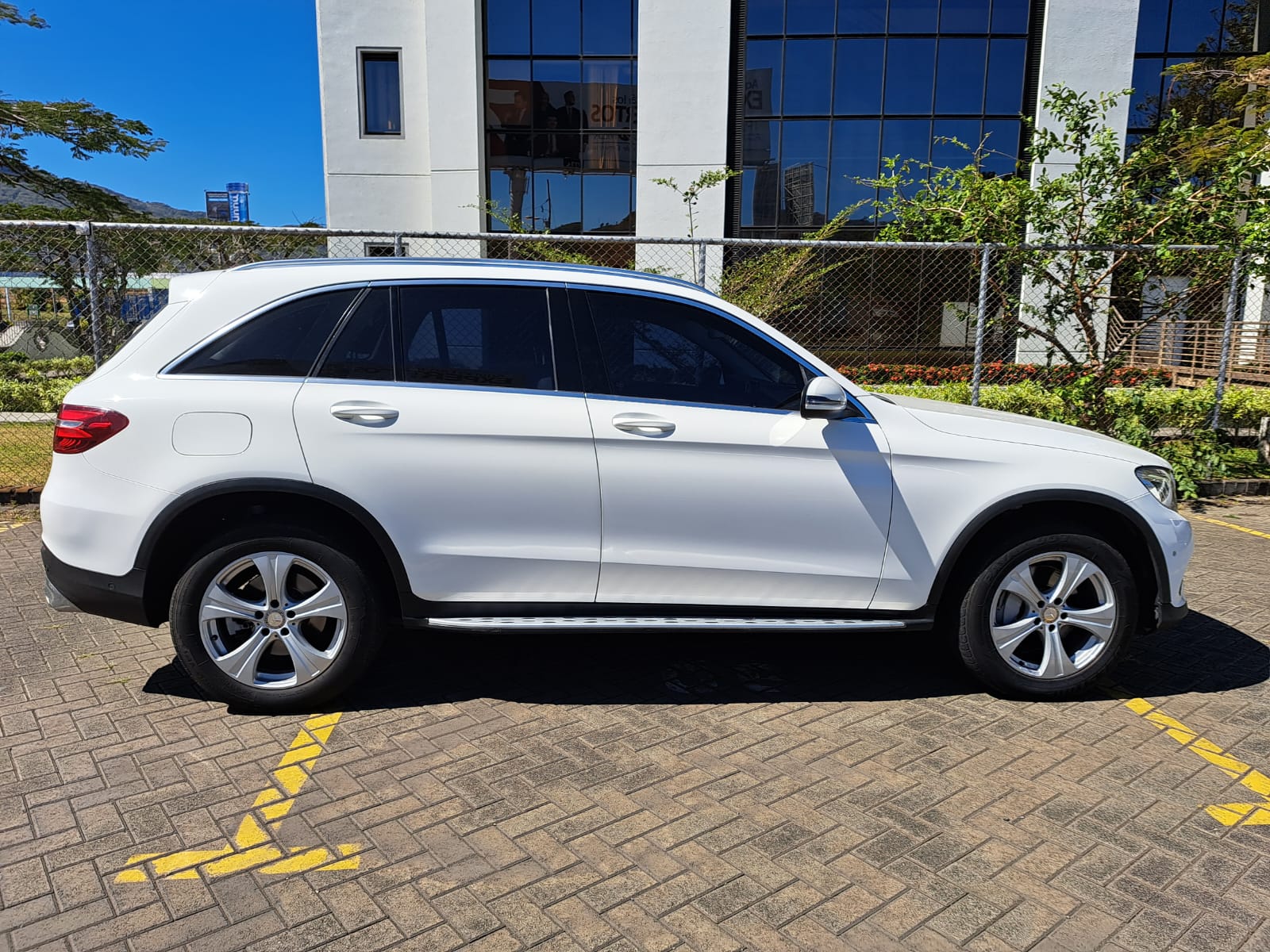 MERCEDES BENZ GLC250
