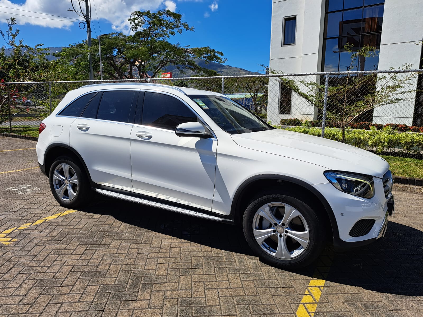 MERCEDES BENZ GLC250
