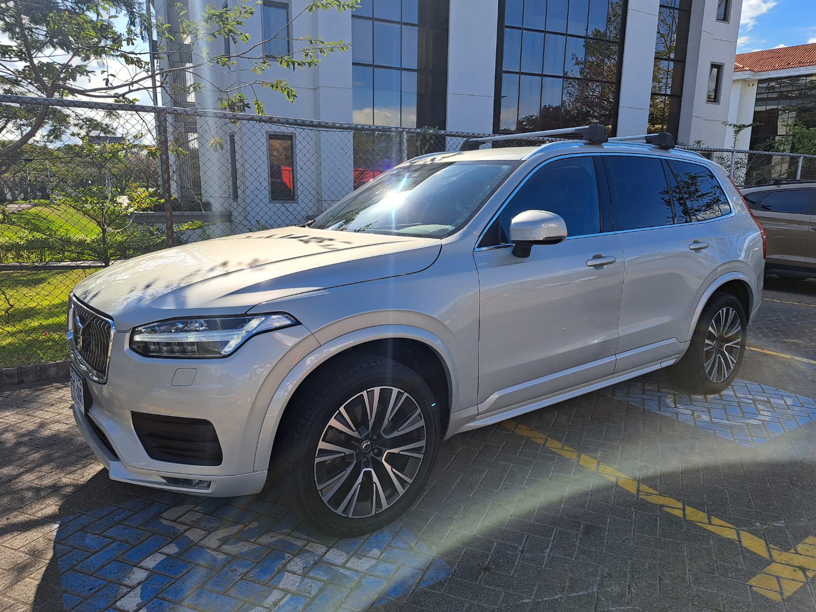 VOLVO XC90 D5 MOMENTUM