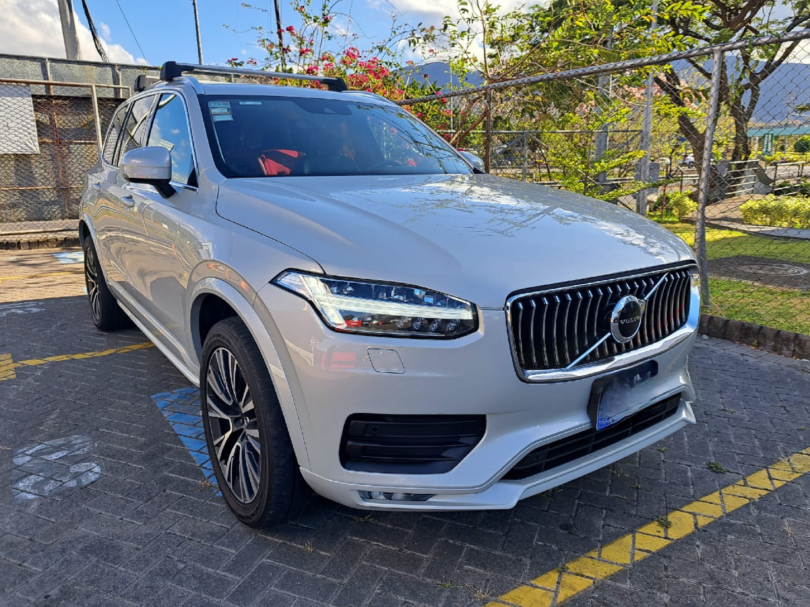 VOLVO XC90 D5 MOMENTUM