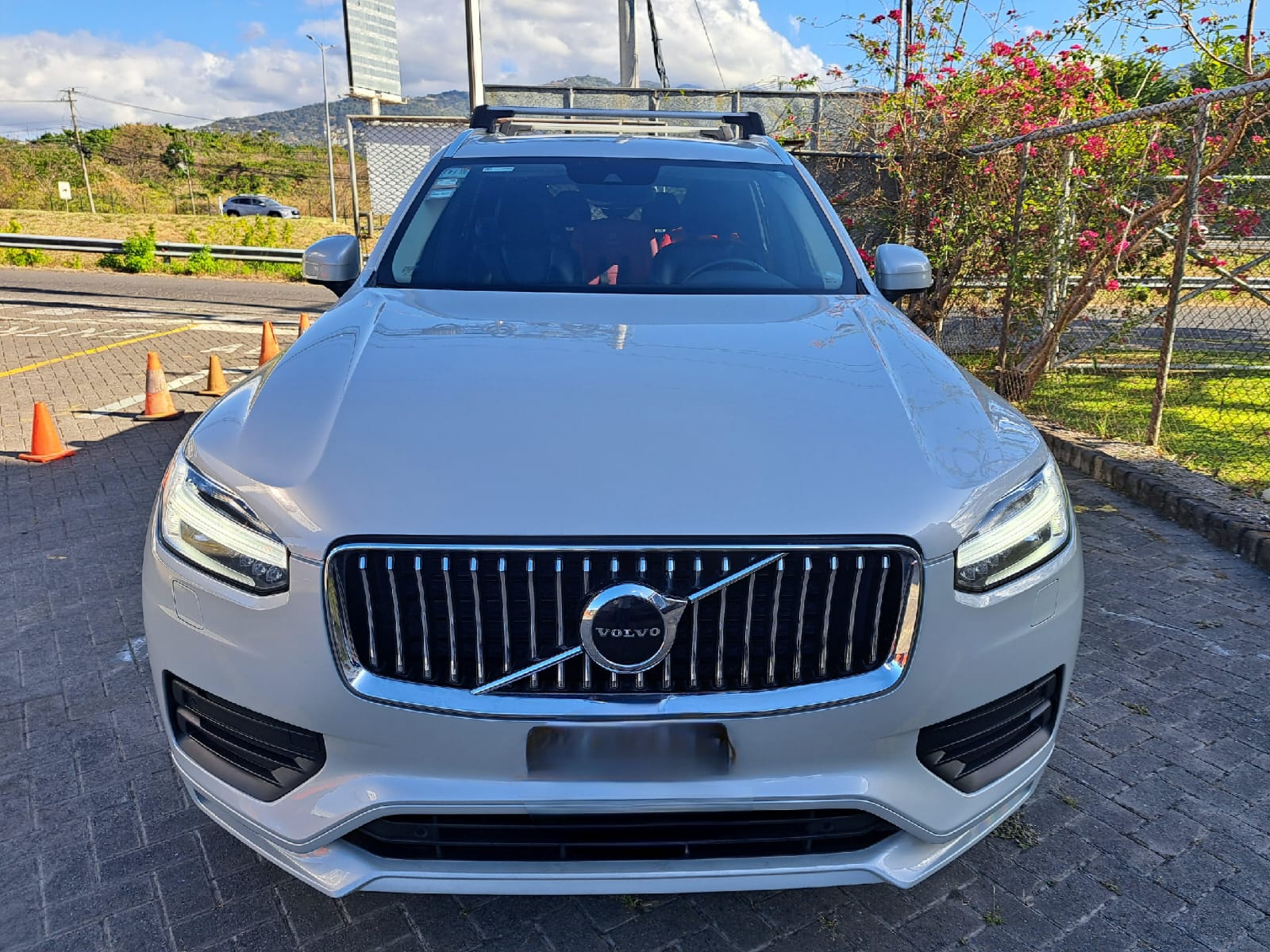 VOLVO XC90 D5 MOMENTUM
