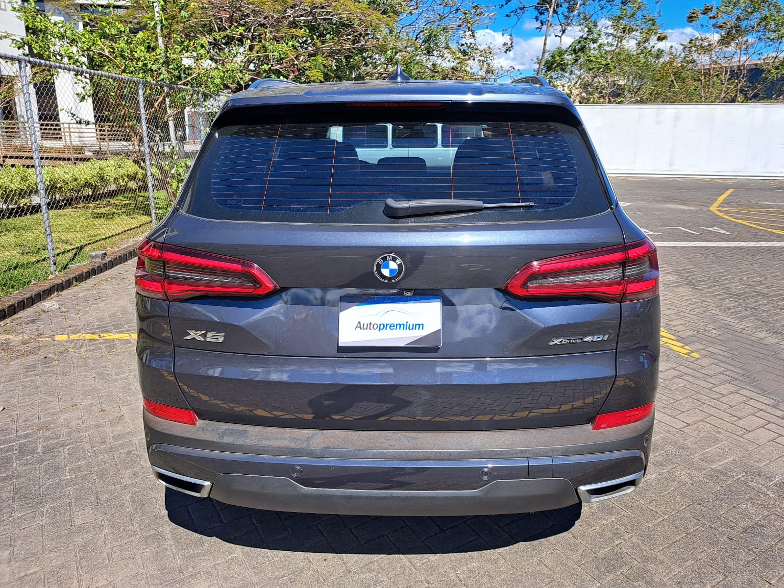 BMW X5 40i