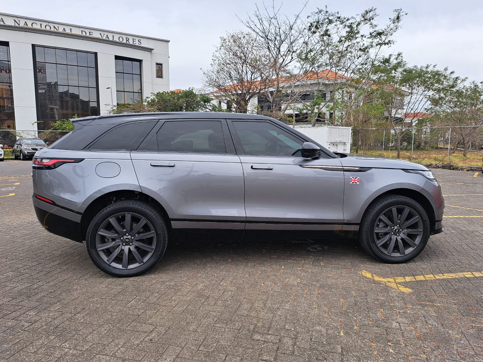 RANGE ROVER VELAR