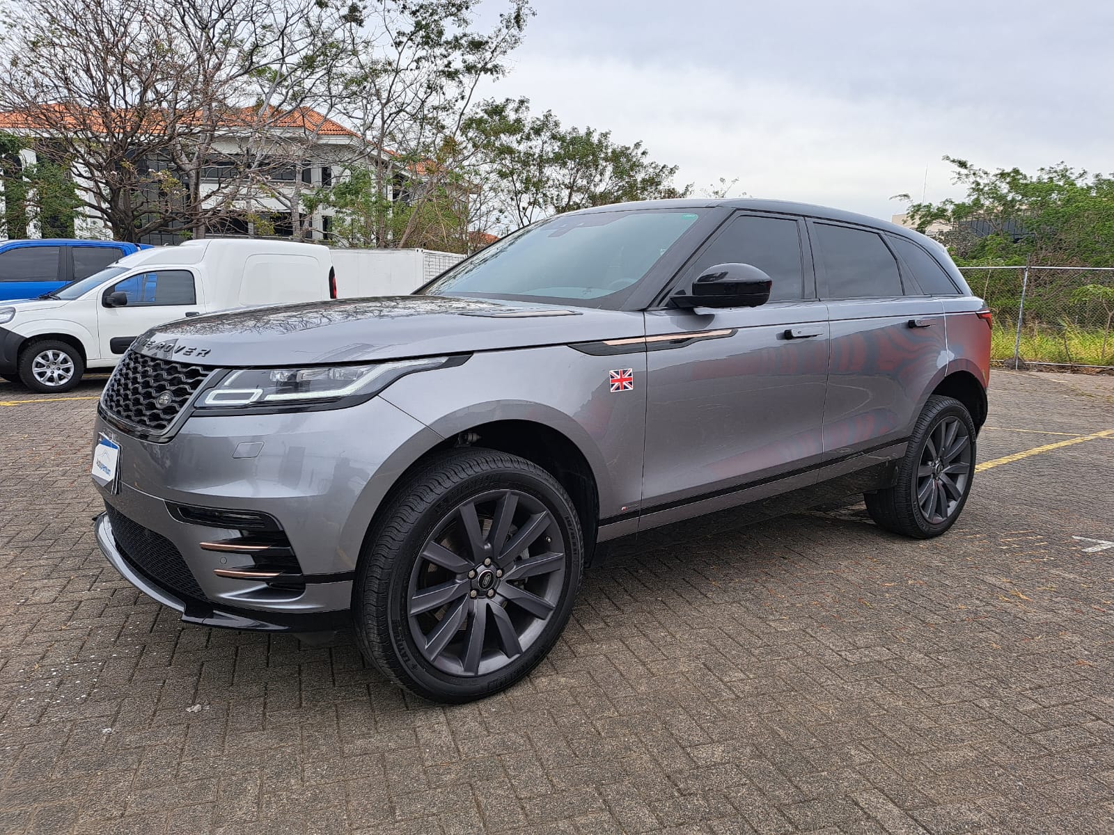 RANGE ROVER VELAR