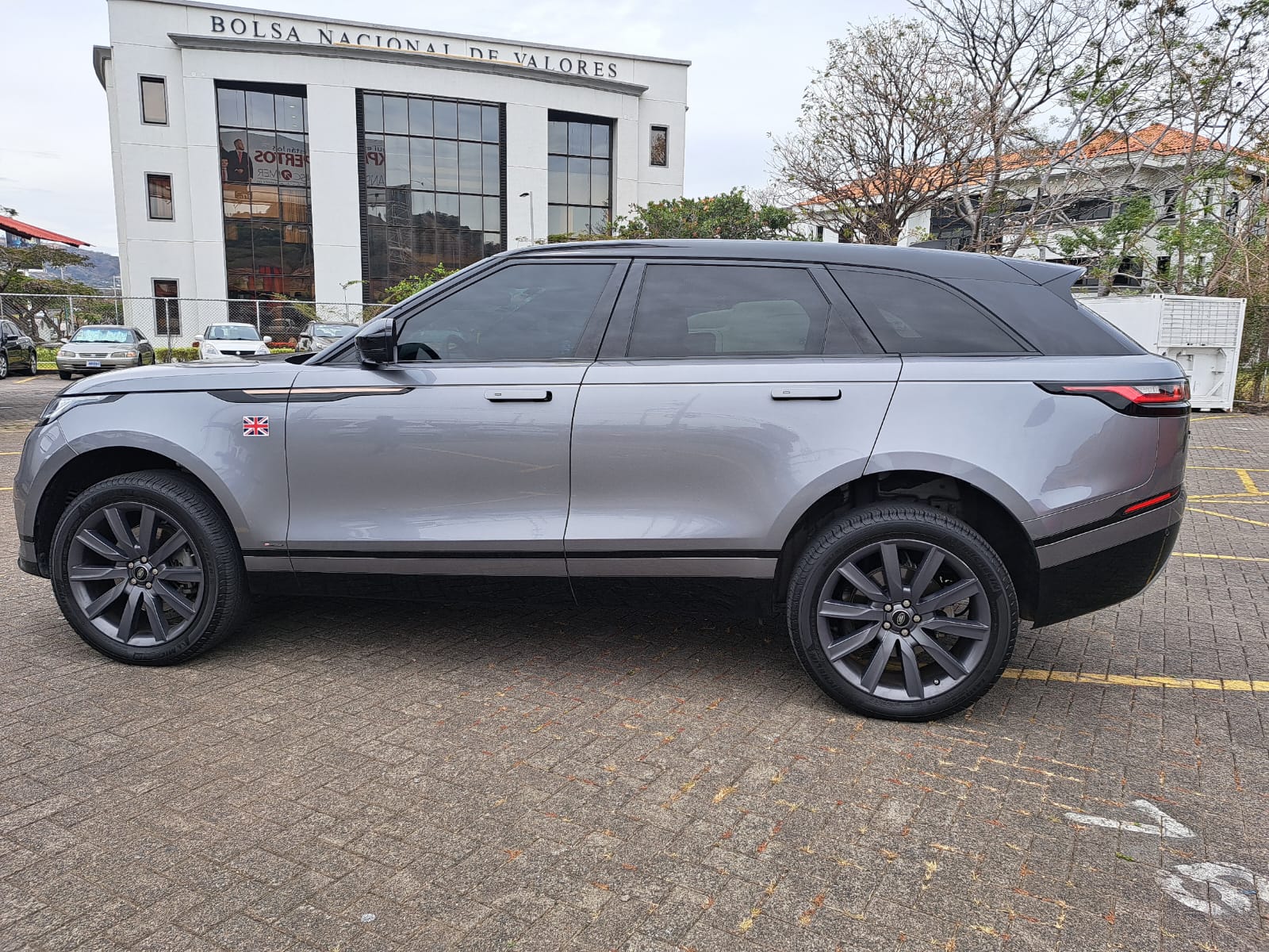 RANGE ROVER VELAR