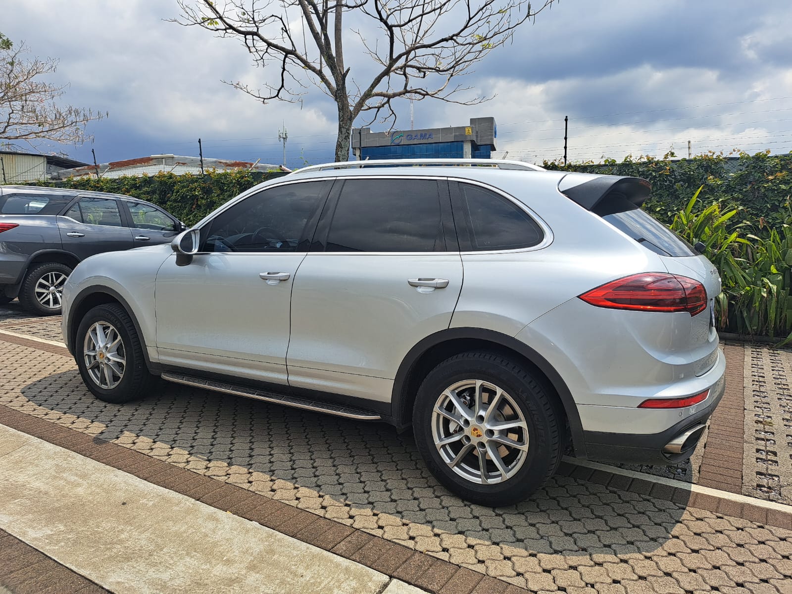 PORSCHE CAYENNE