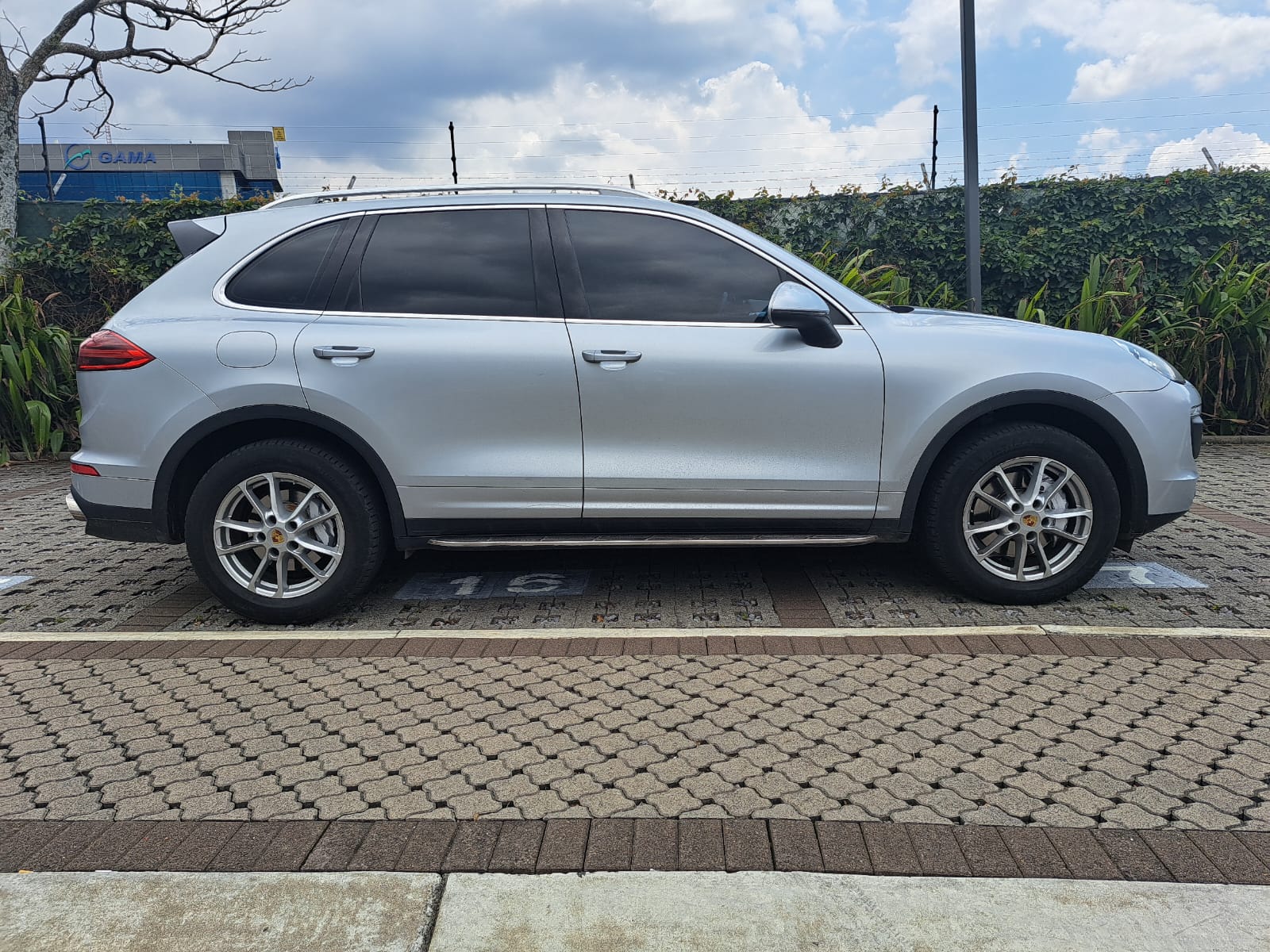 PORSCHE CAYENNE