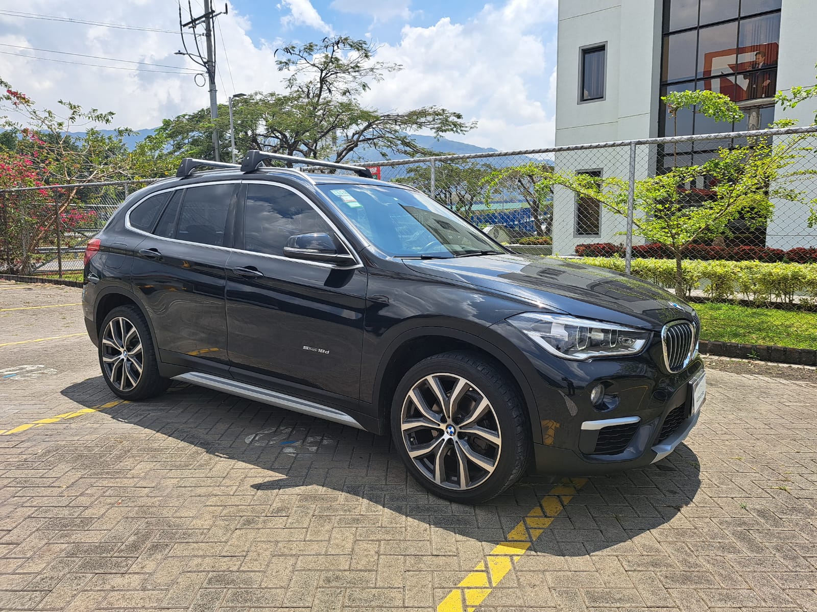 BMW X1 X-LINE