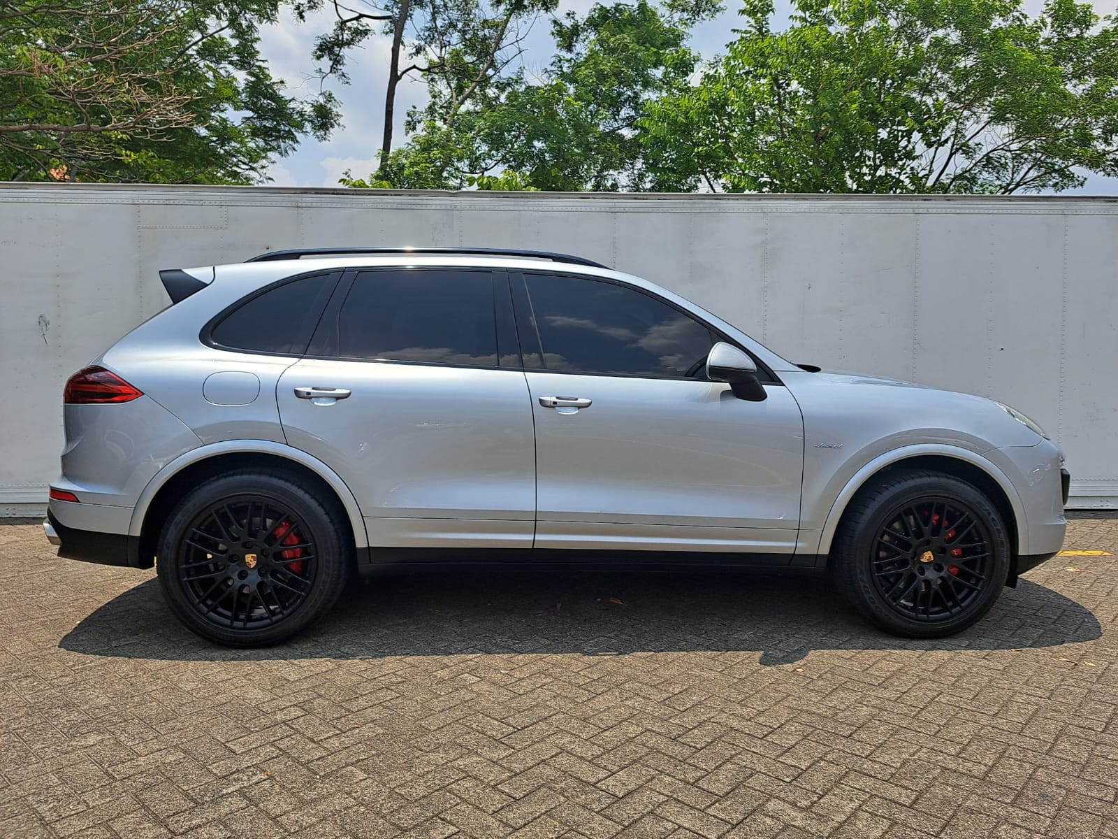 PORSCHE CAYENNE PLATINUM