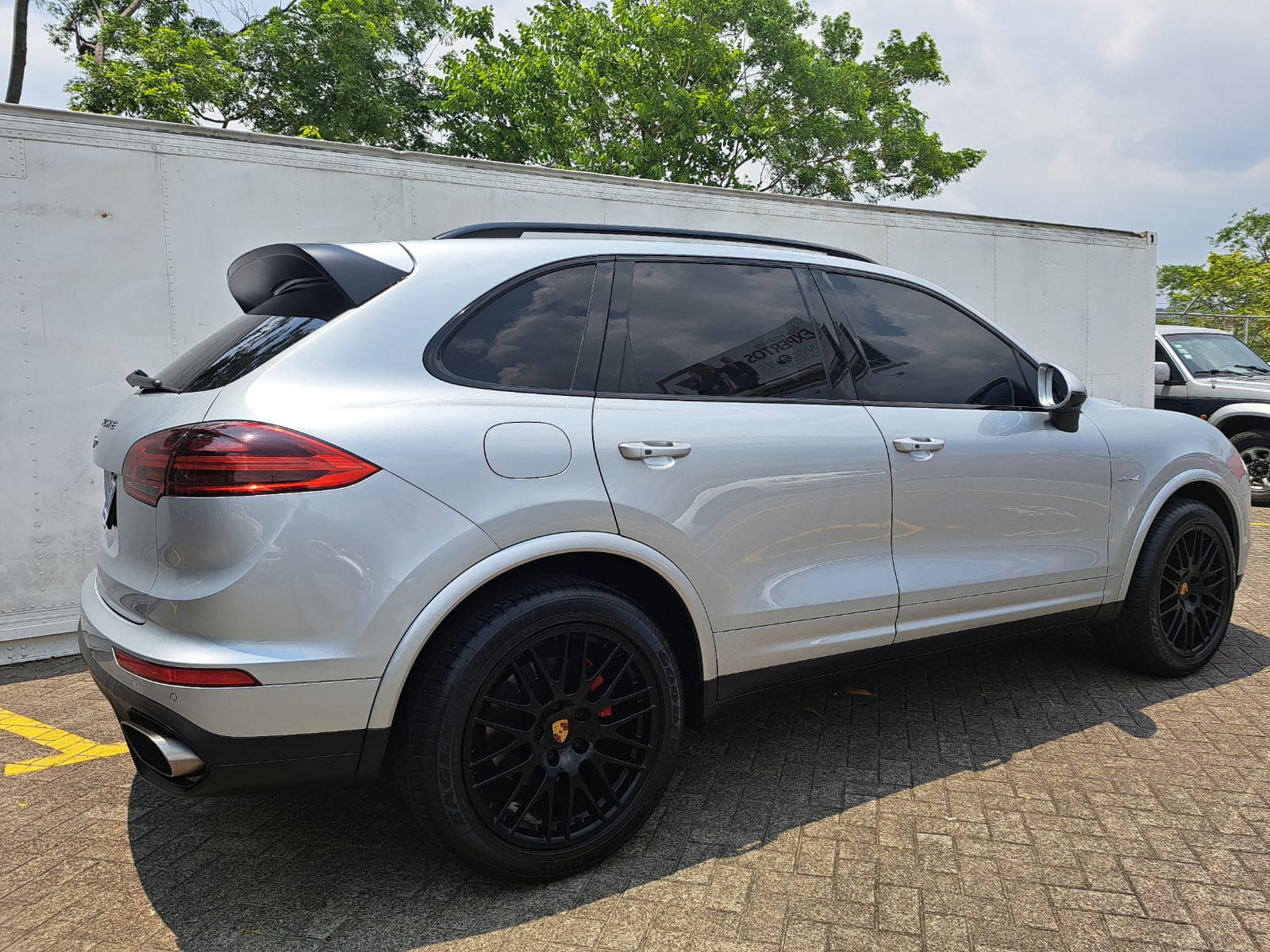 PORSCHE CAYENNE PLATINUM
