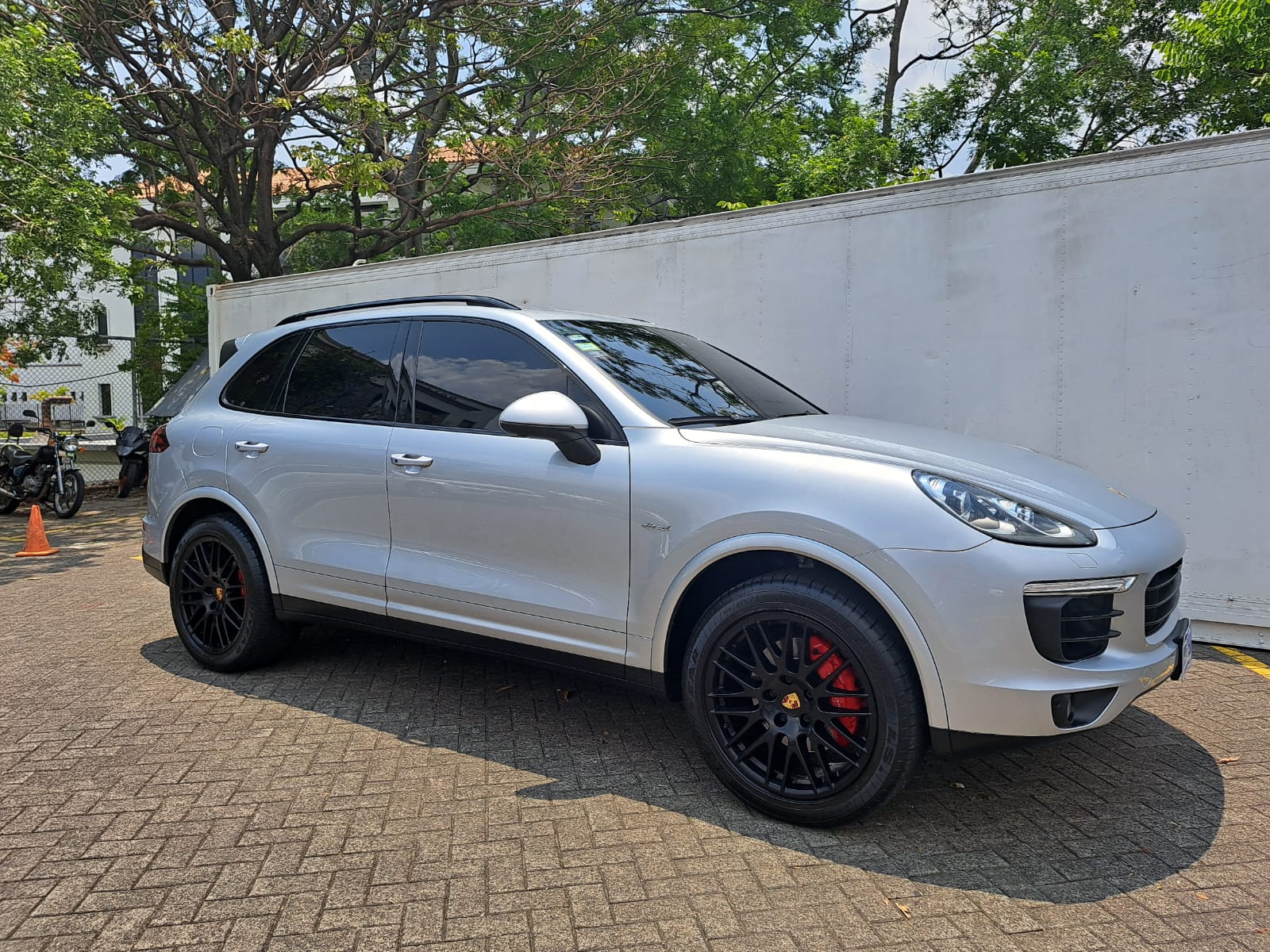 PORSCHE CAYENNE PLATINUM