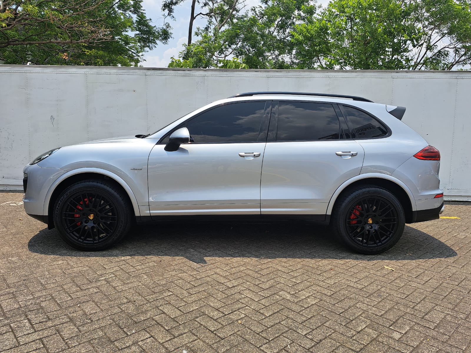 PORSCHE CAYENNE PLATINUM