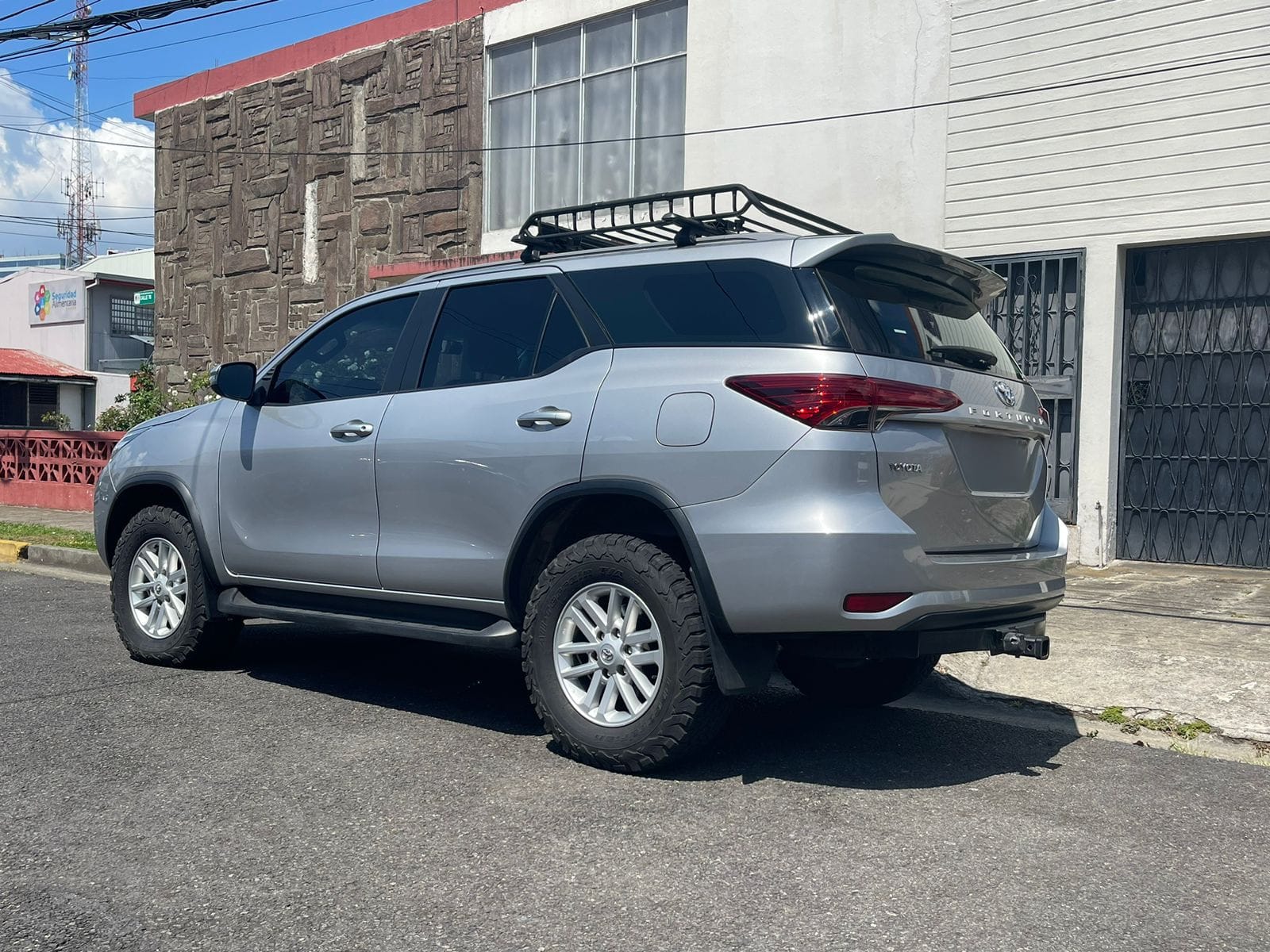 TOYOTA FORTUNER