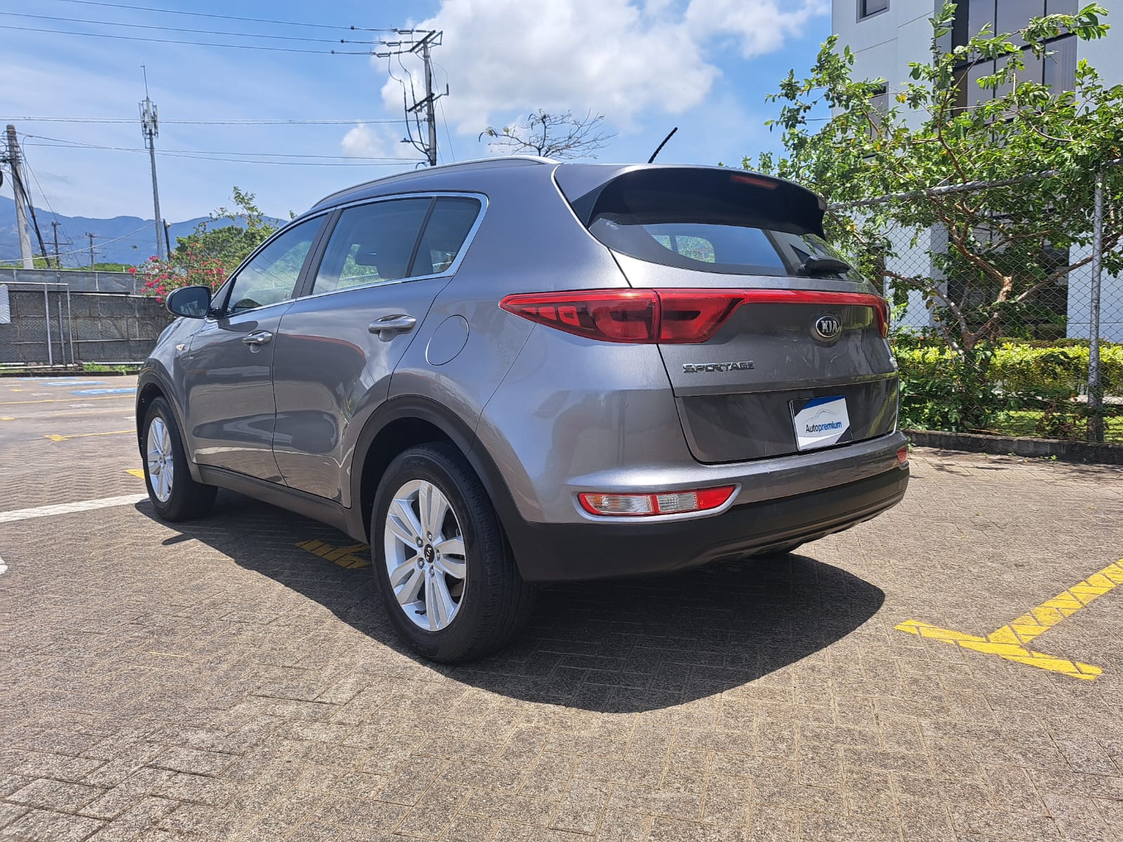 KIA SPORTAGE