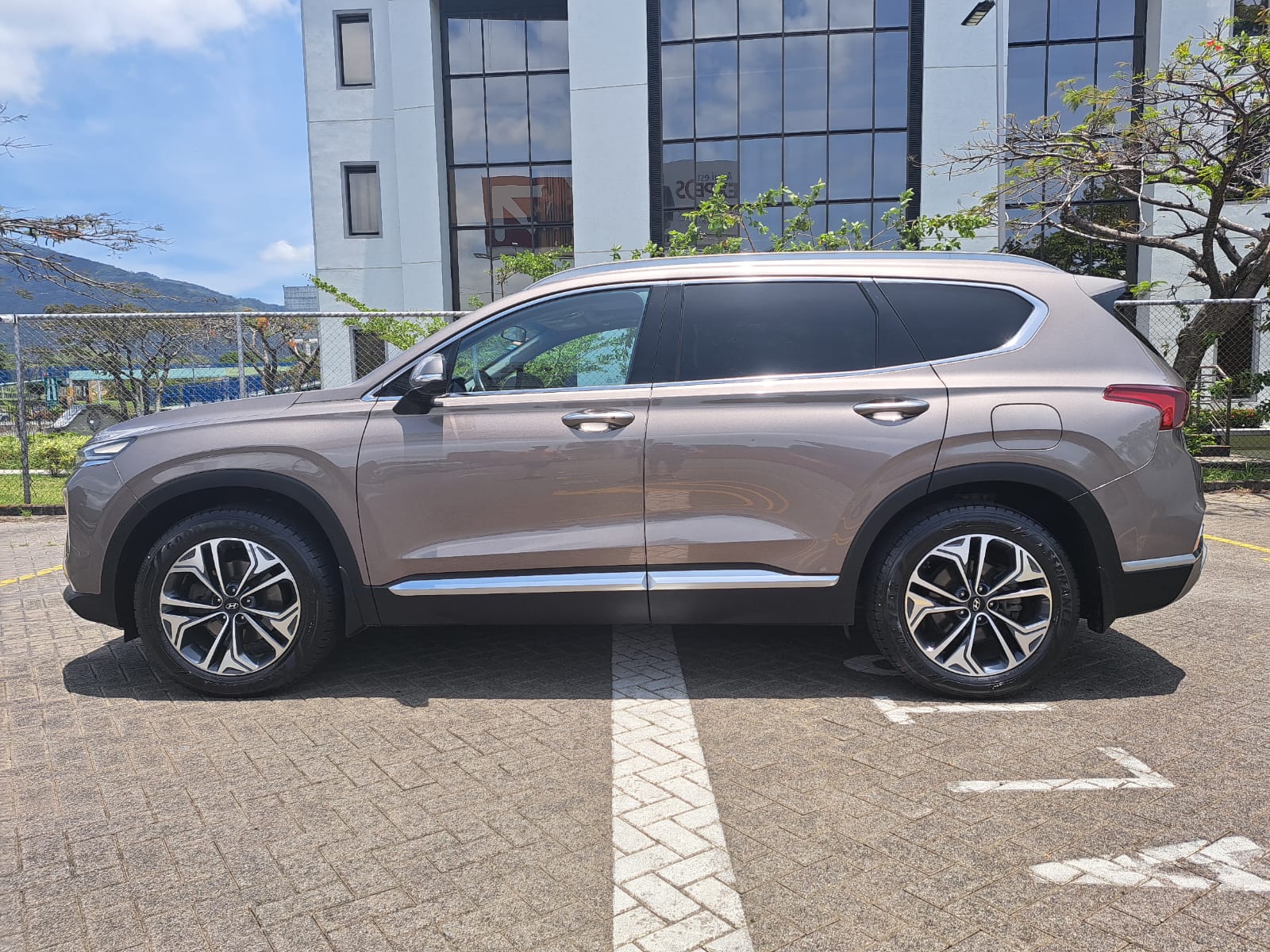 HYUNDAI SANTA FE GLS