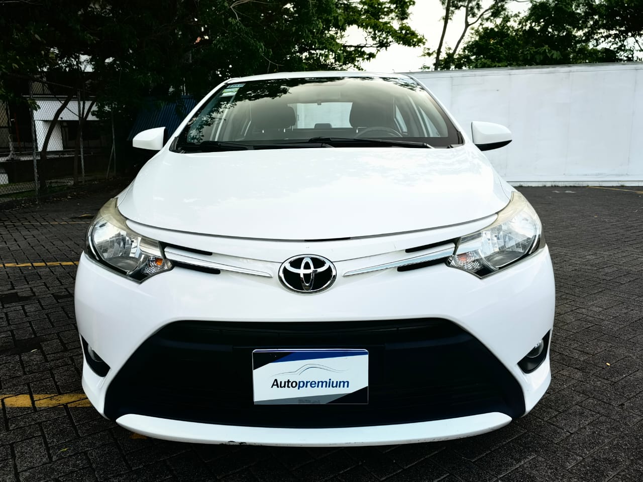 TOYOTA YARIS E