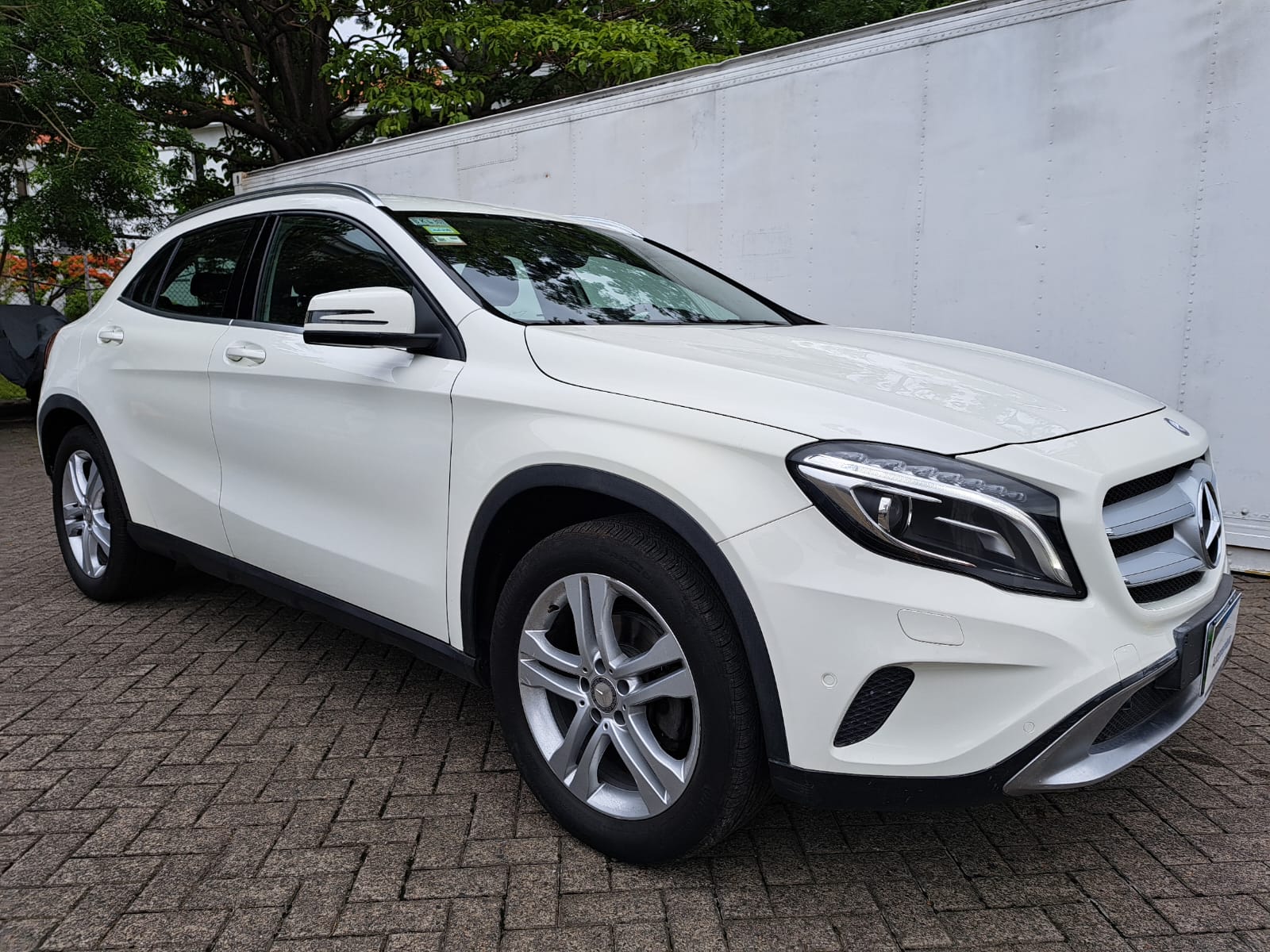 MERCEDES BENZ GLA200
