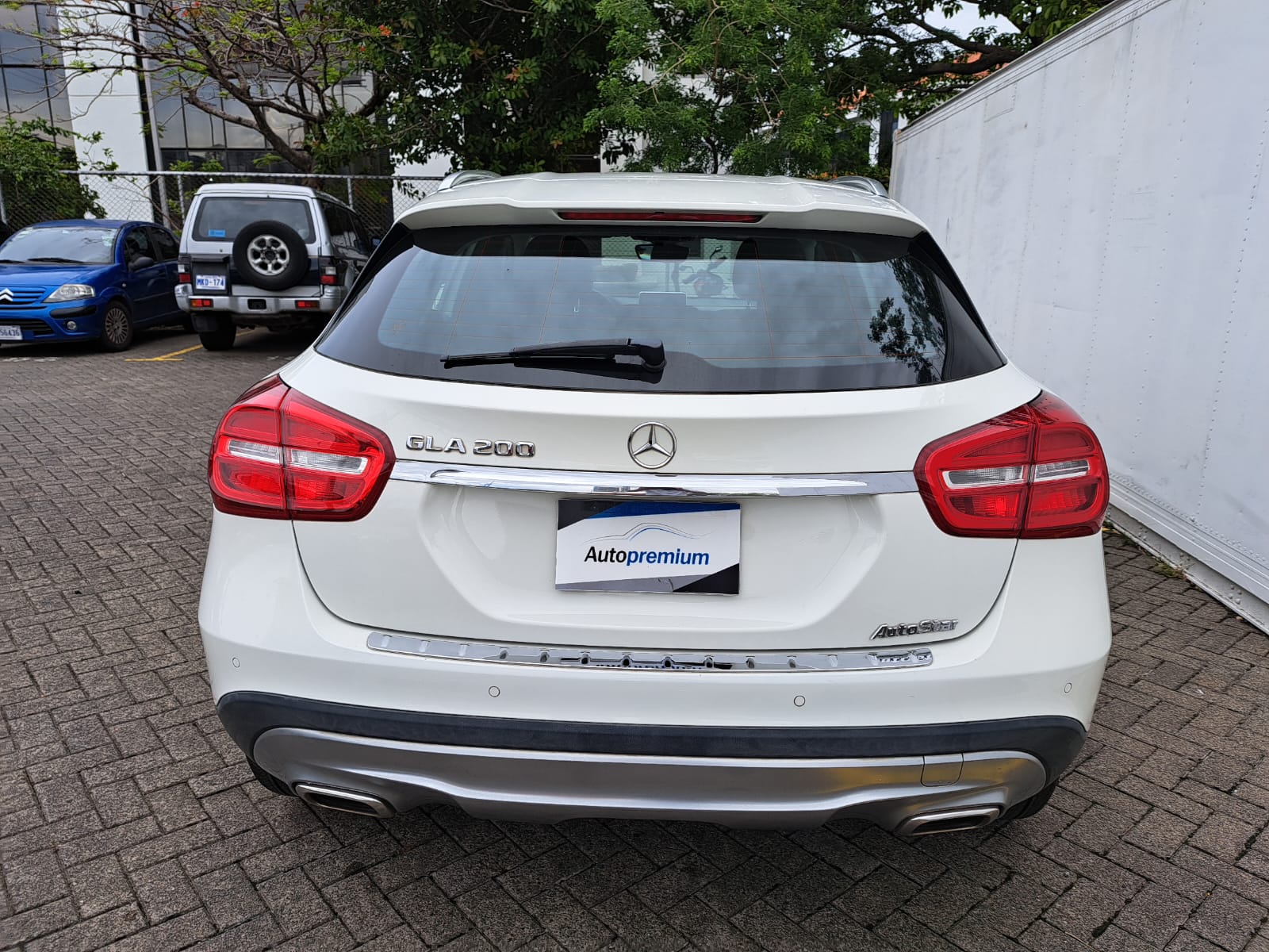 MERCEDES BENZ GLA200