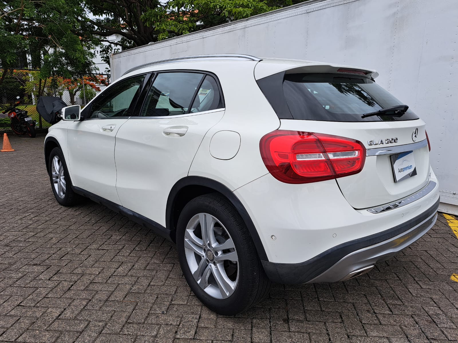 MERCEDES BENZ GLA200