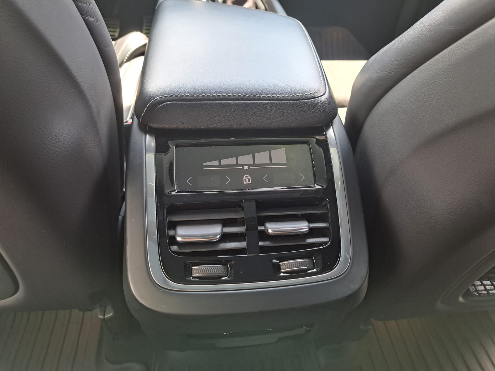 VOLVO XC60 T6