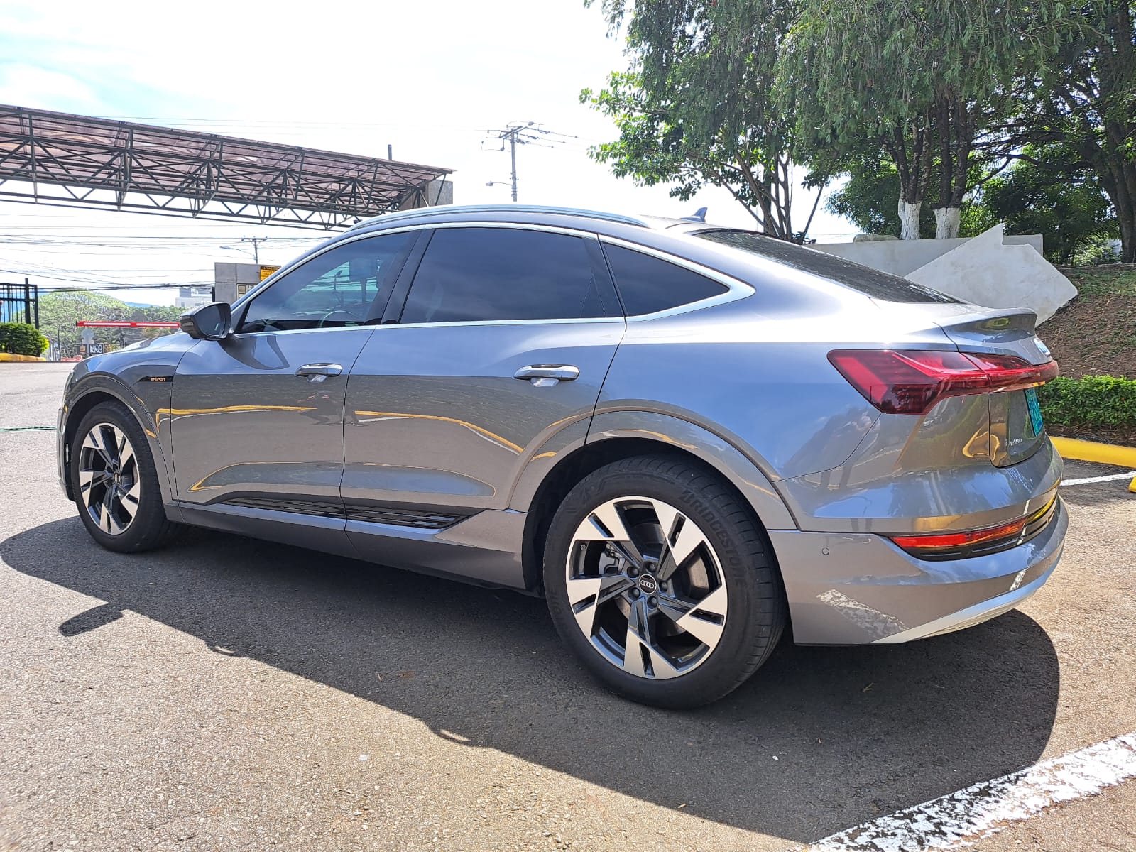 AUDI E-TRON 50 QUATTRO