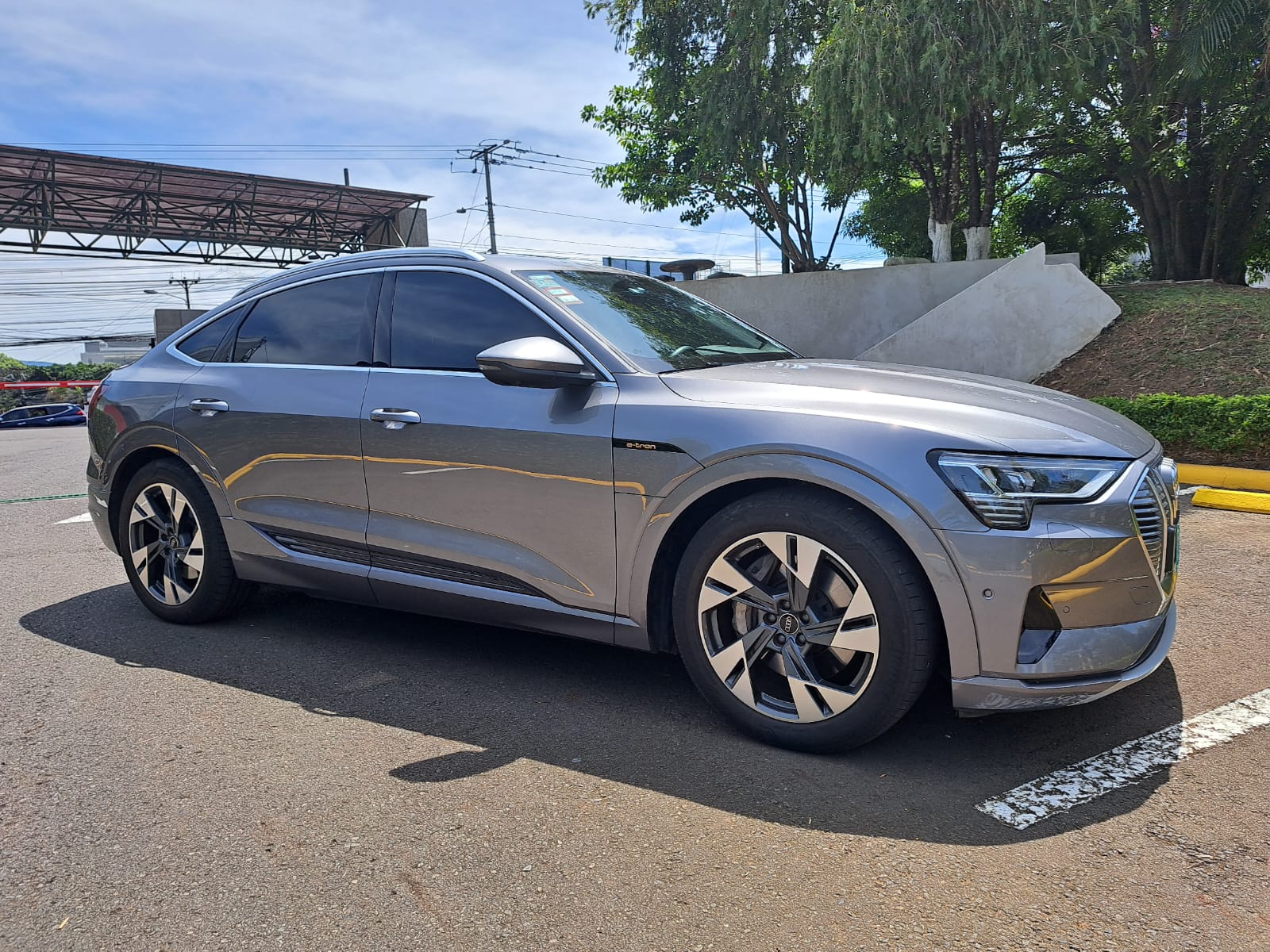 AUDI E-TRON 50 QUATTRO