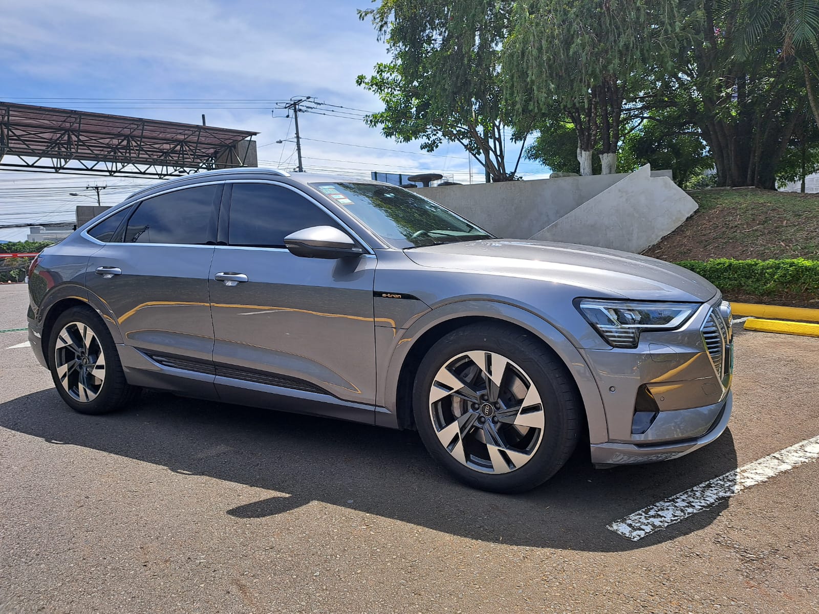 AUDI E-TRON 50 QUATTRO