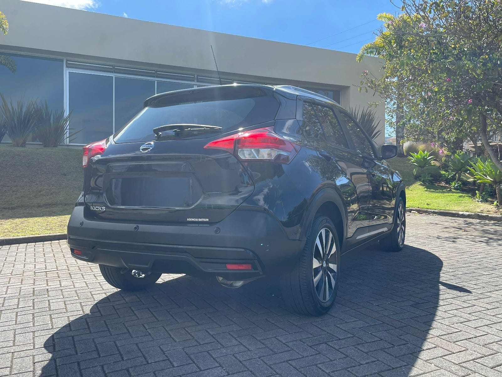 NISSAN KICKS