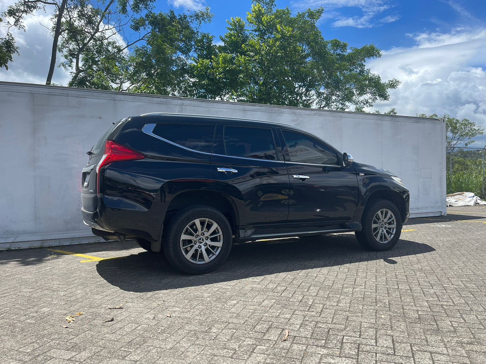 MITSUBISHI MONTERO SPORT