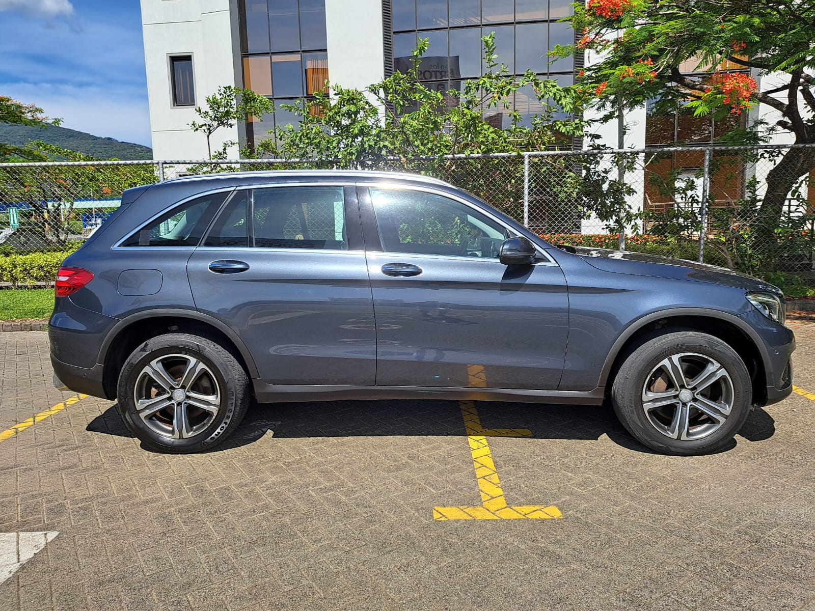MERCEDES BENZ GLC250