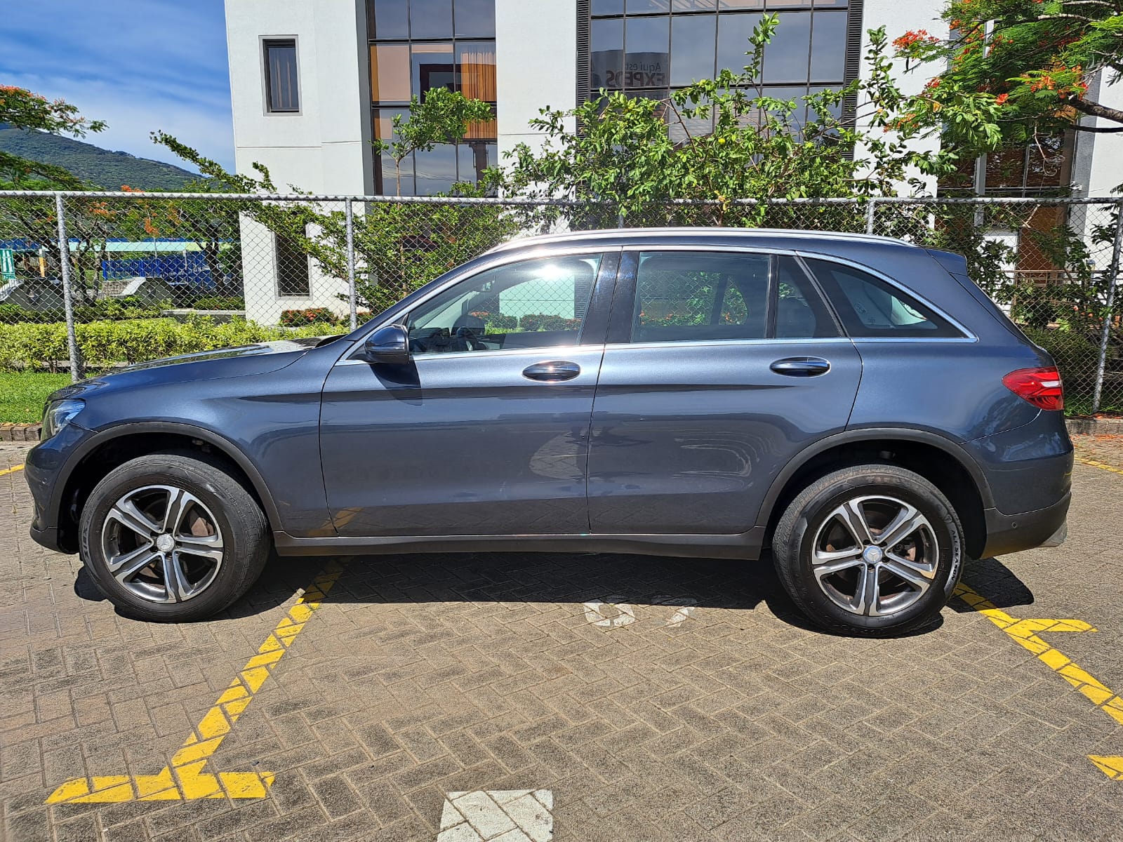MERCEDES BENZ GLC250