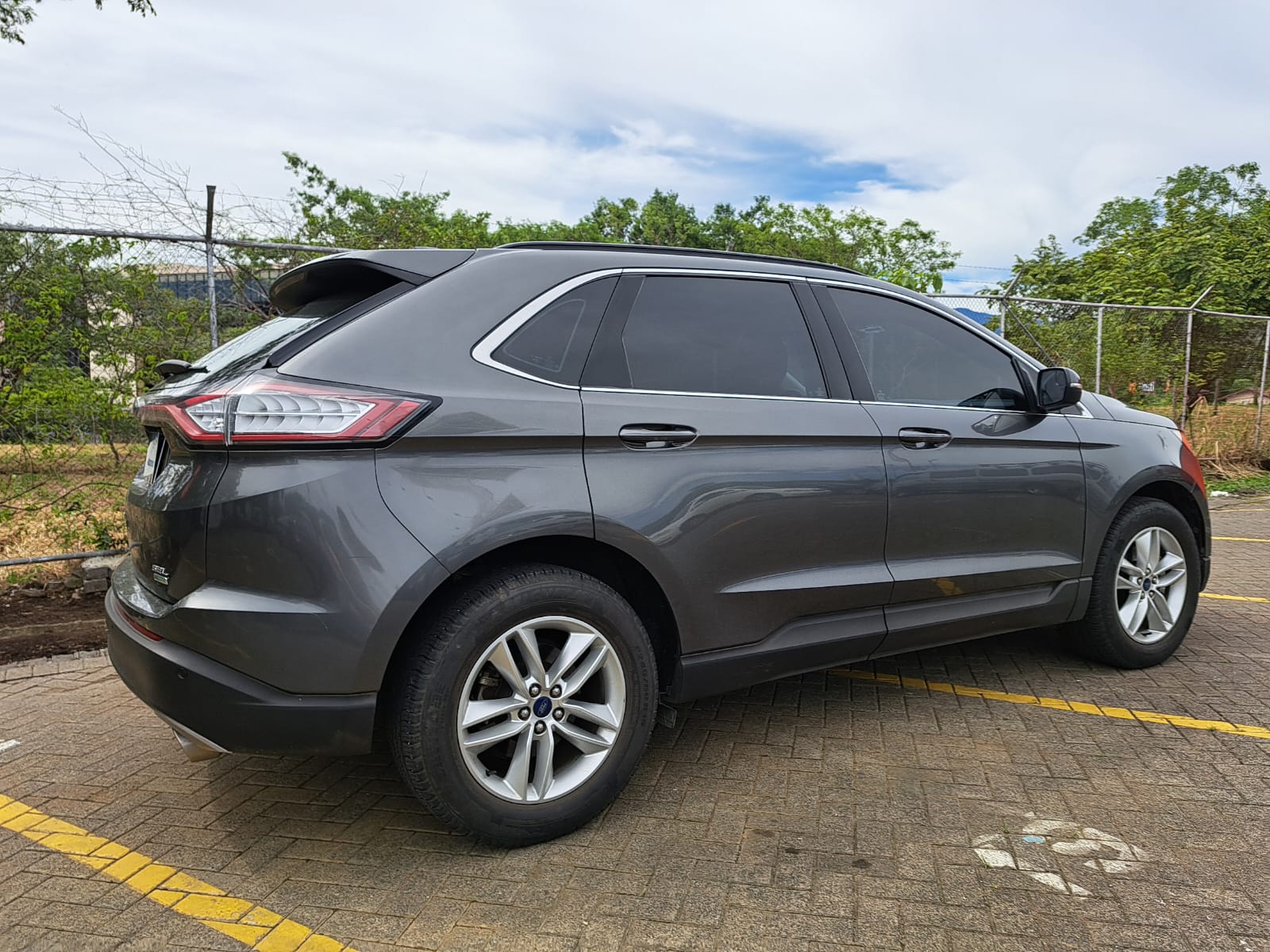 FORD EDGE SEL