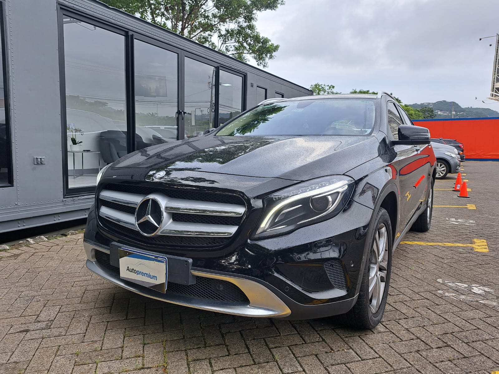 MERCEDES BENZ GLA 180