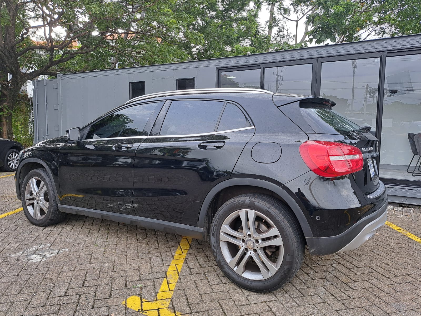 MERCEDES BENZ GLA 180