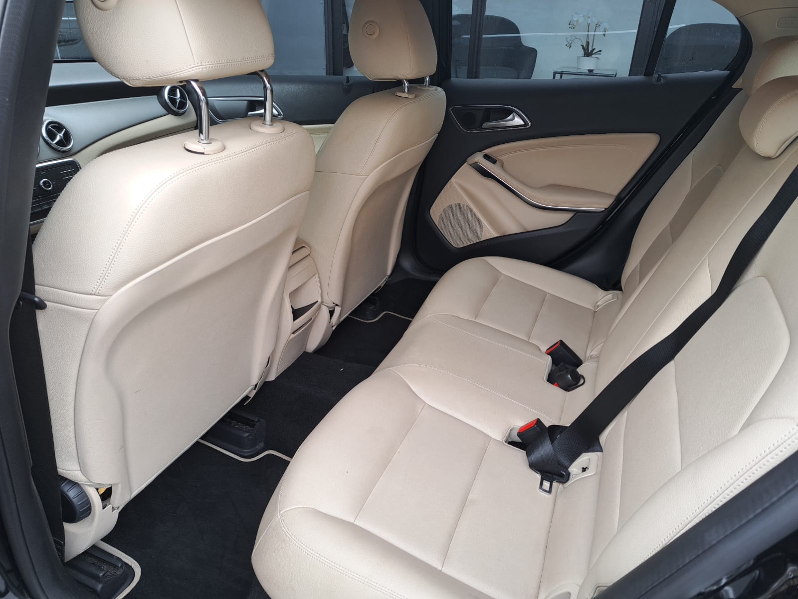 MERCEDES BENZ GLA 180