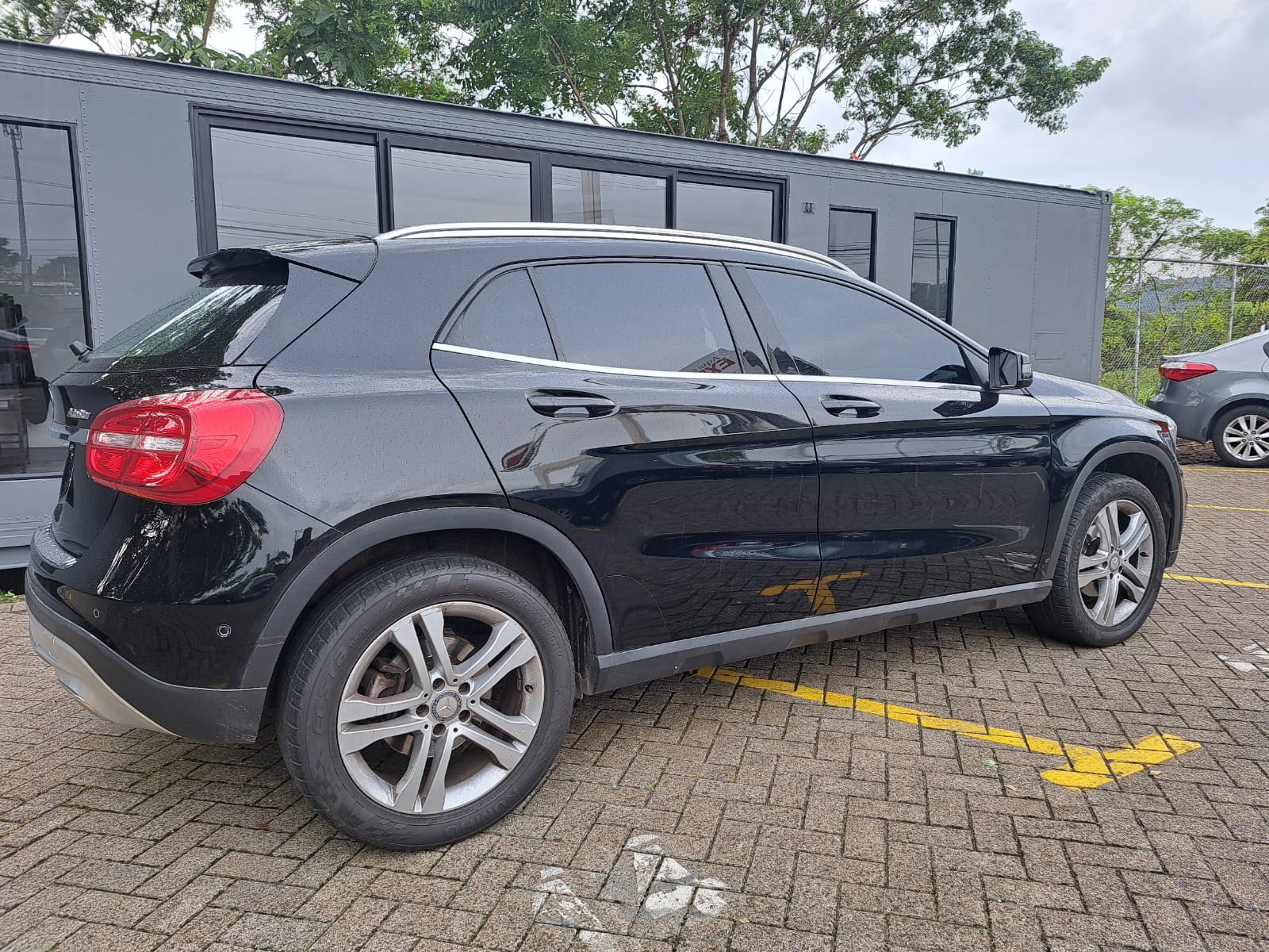 MERCEDES BENZ GLA 180