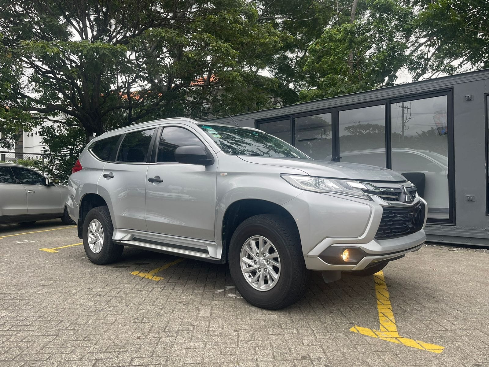 MITSUBISHI MONTERO SPORT