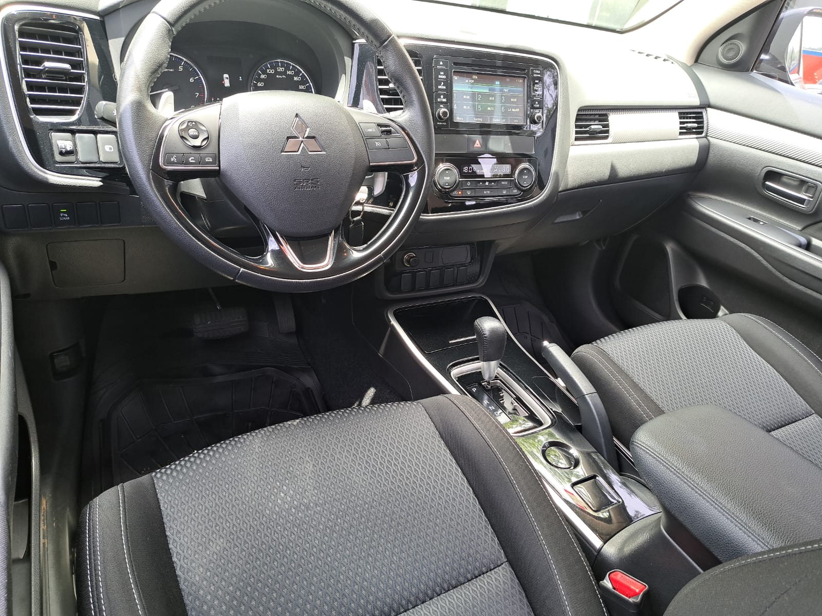 MITSUBISHI OUTLANDER
