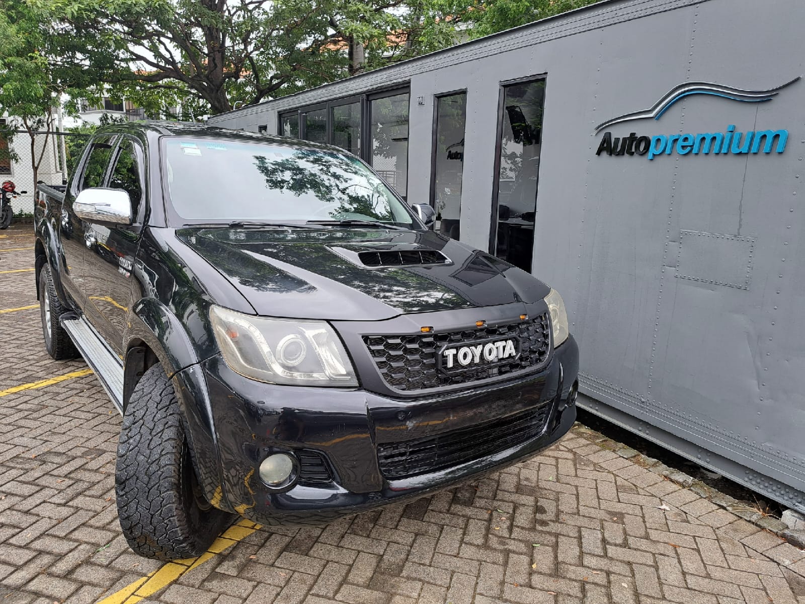 TOYOTA HILUX SRV