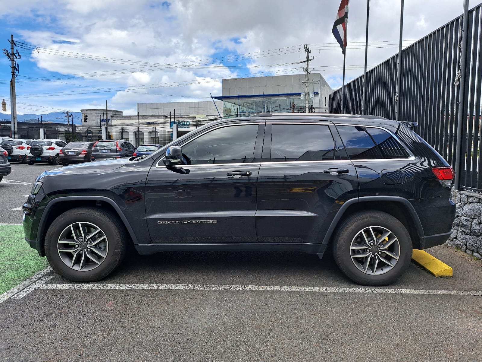 JEEP LAREDO