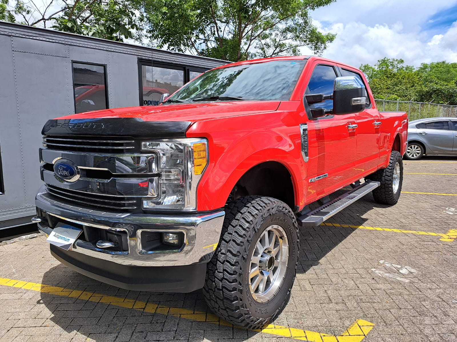 FORD F250 LARIAT FX4