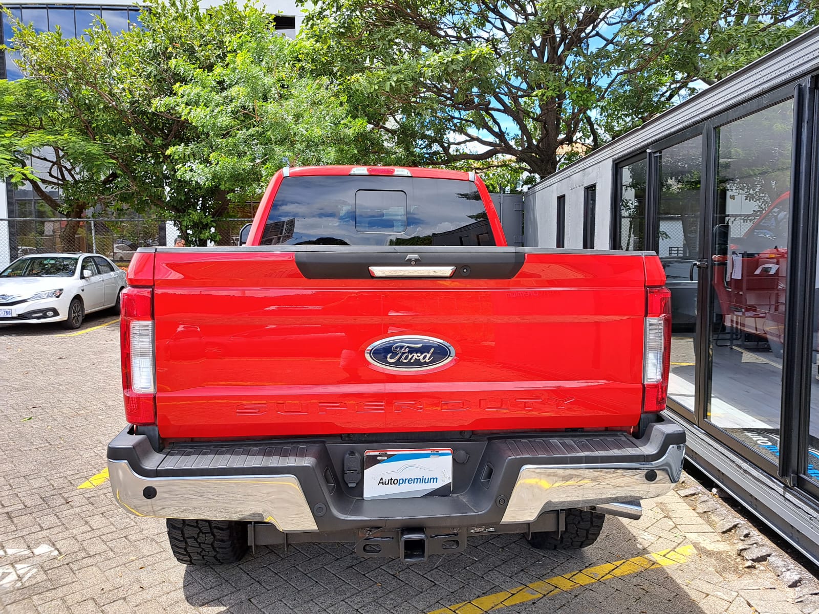 FORD F250 LARIAT FX4
