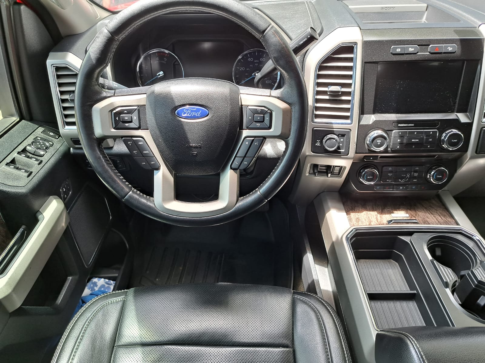 FORD F250 LARIAT FX4