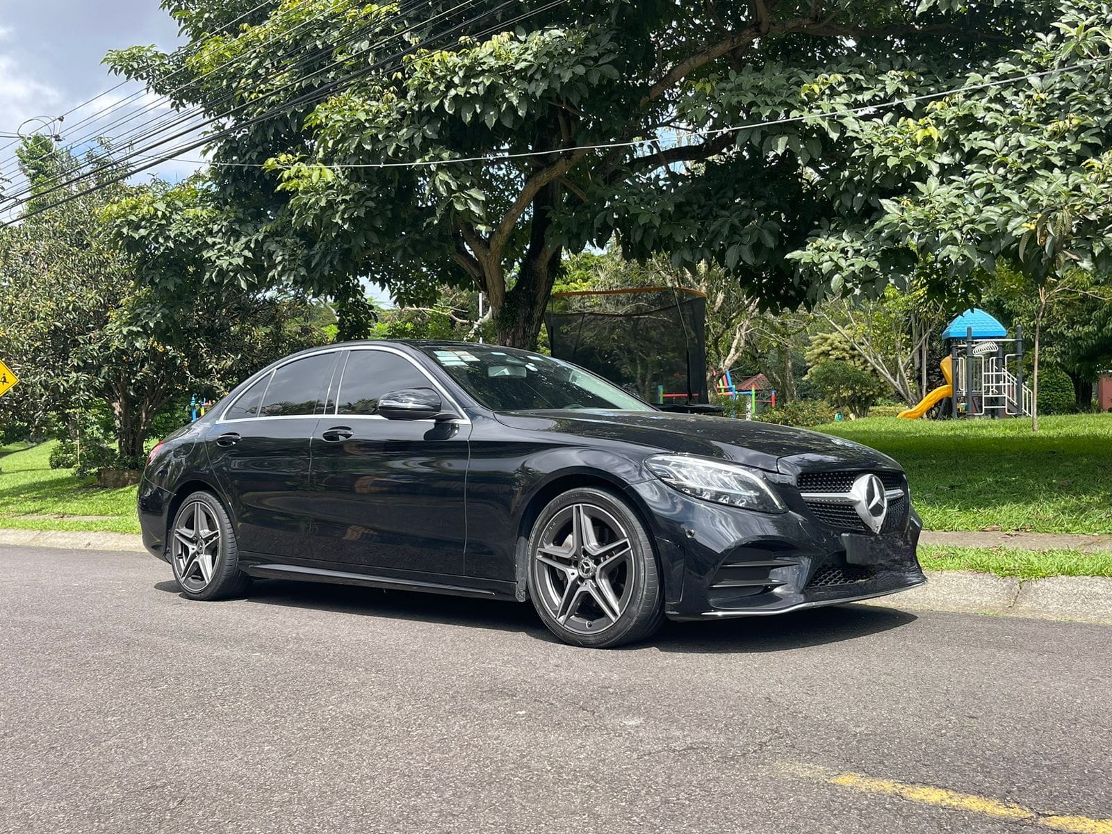 MERCEDES BENZ C200